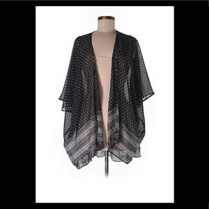 3/$15✨ Rue 21 Black and White Kimono